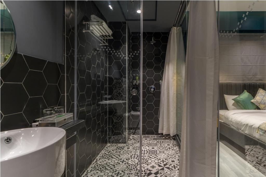 Hotel B Plus L Hyderabad Exterior photo
